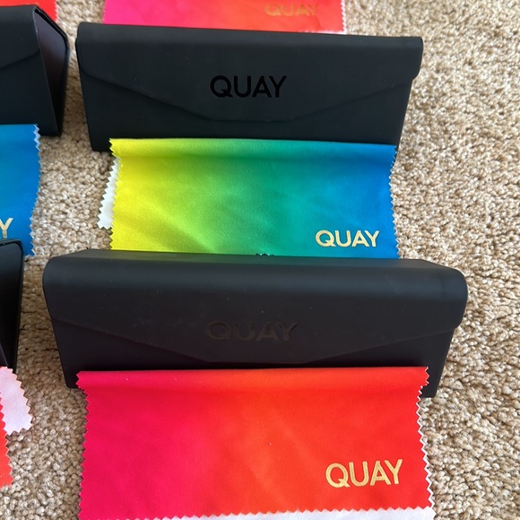 6 Quay Cases and Cloth Cleaner - Picture 3 of 7